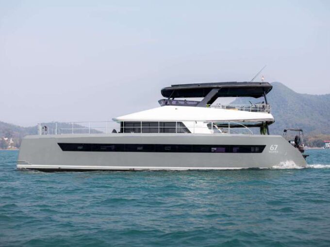 Yacht Solstice 67′ / 20.4m Power Catamaran, Volvo D6 380HP For Sale